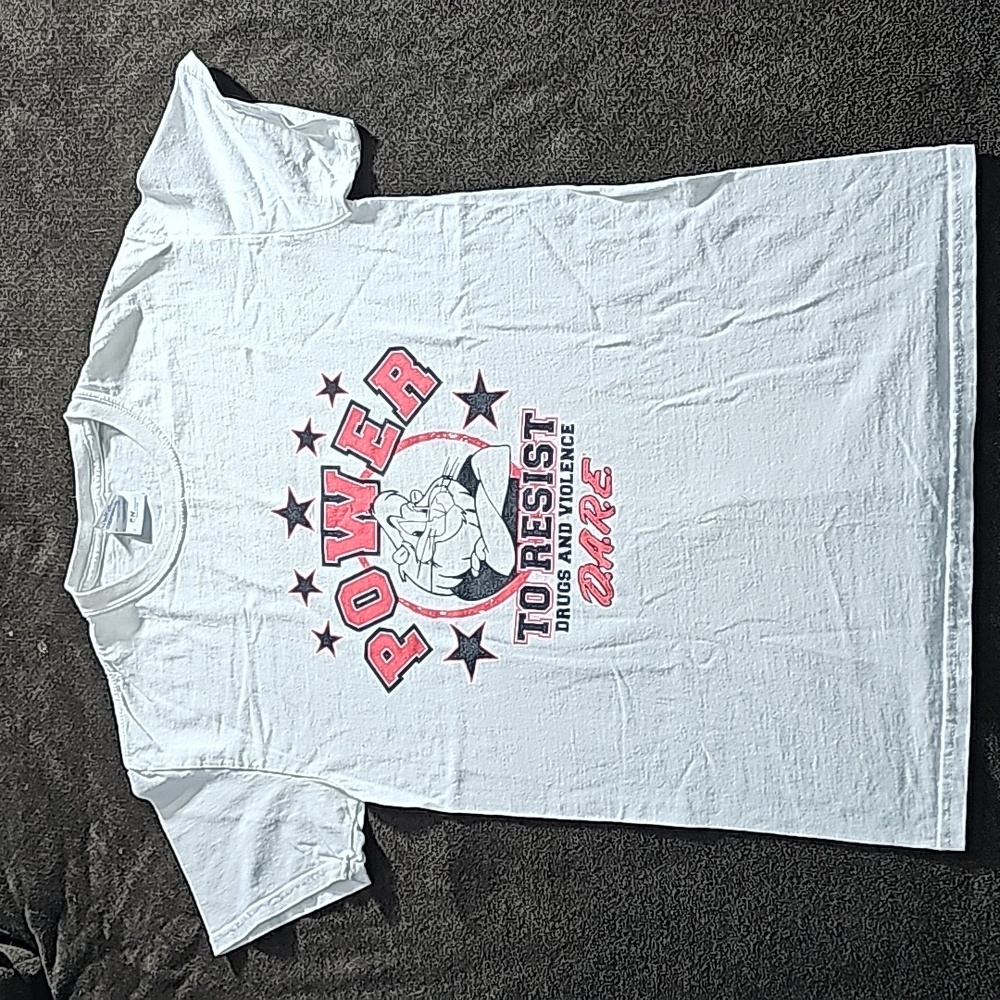 Power to resist drugs and violence (D.A.R.E) Tshirt Sz. S